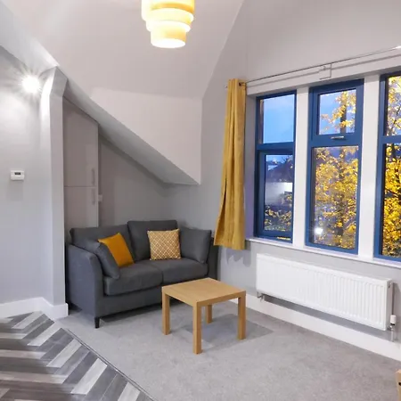 1 Bed Close To Leeds Arena Sleeps Up To 4 People F5 *