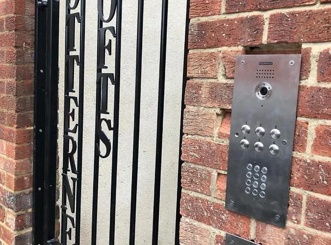 1 Bed Close To Arena Sleeps Up To 4 People F5 Leeds (West Yorkshire)