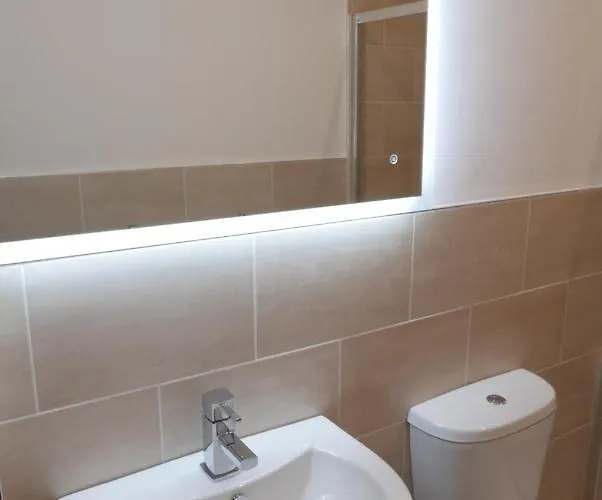 1 Bed Close To Arena Sleeps Up To 4 People F5 * Leeds (West Yorkshire)