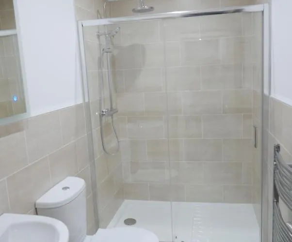 1 Bed Close To Arena Sleeps Up To 4 People F5 Apartament *