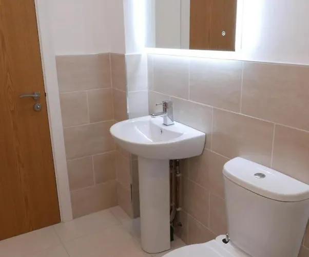 1 Bed Close To Arena Sleeps Up To 4 People F5 Apartament *